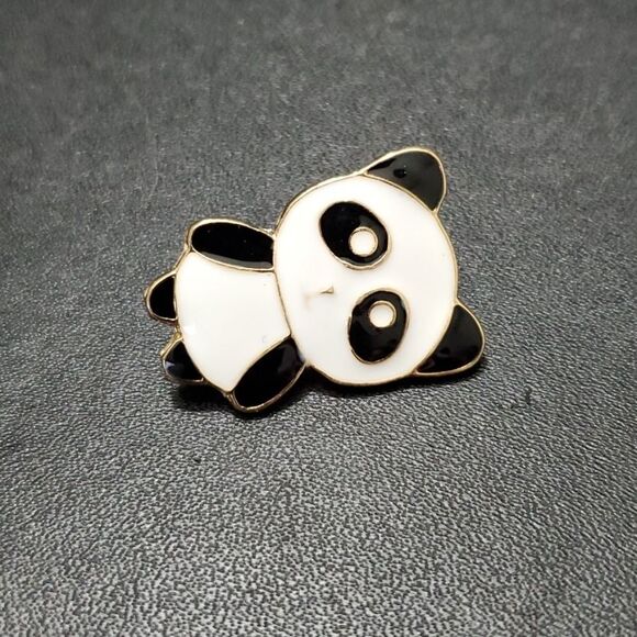 Gold tone black and white panda brooch - Picture 5 of 7